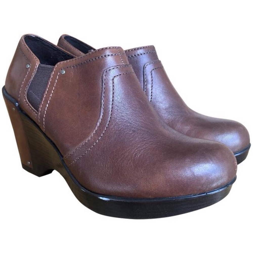 36 or 6 DANSKO Platform Wedge Clogs Leather
